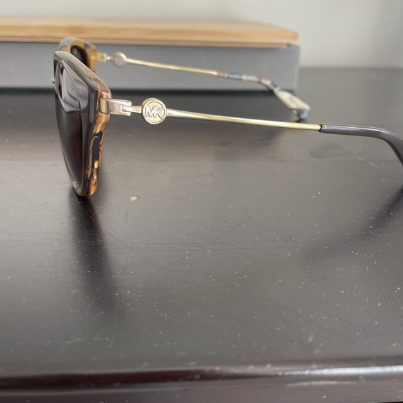 Michael Kors Sunglasses like new - Picture 2 of 3